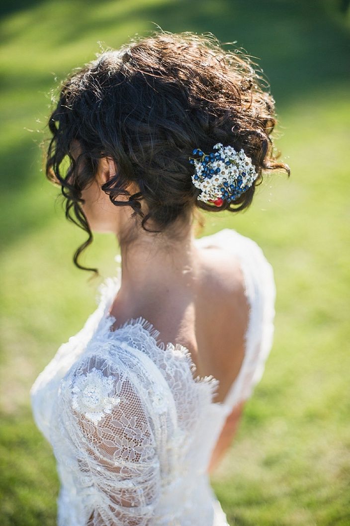 33 Modern Curly Hairstyles That Will Slay on Your Wedding