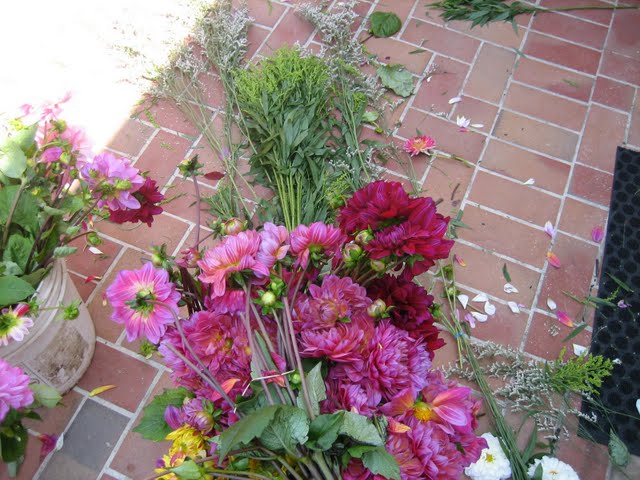 Continue reading How To Do Your Own Wedding Flowers
