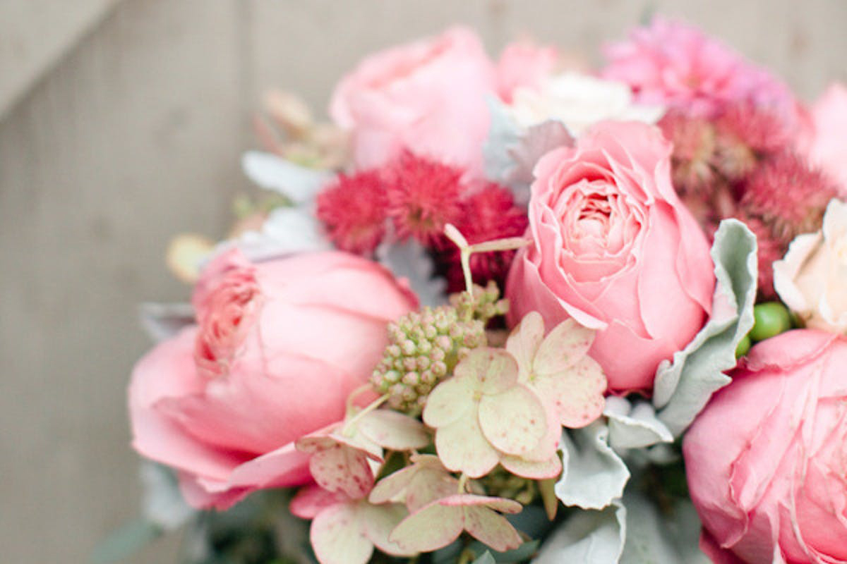 a picture of a bridal bouquet