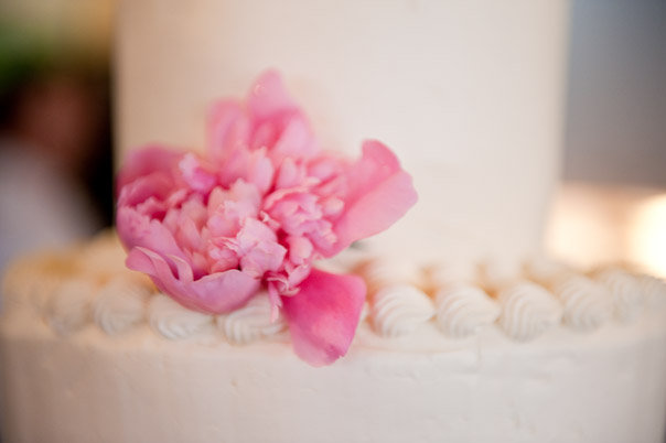 pink flower on white diy wedding cake