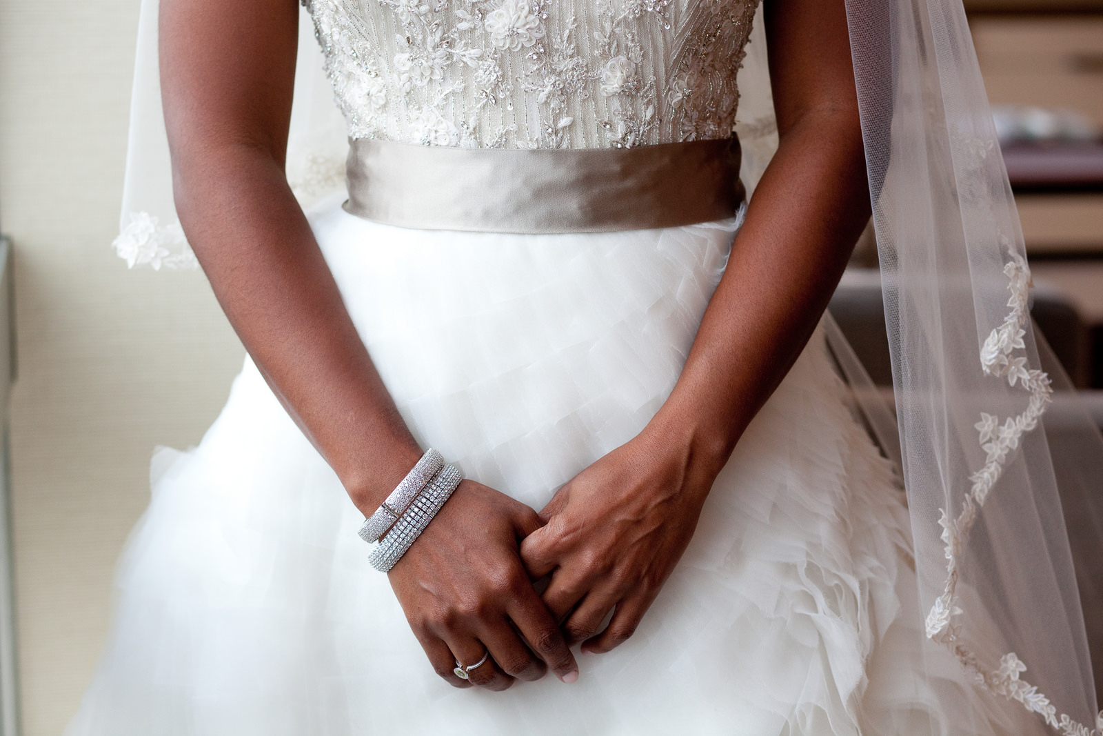 How To Make A DIY Wedding Veil | A Practical Wedding