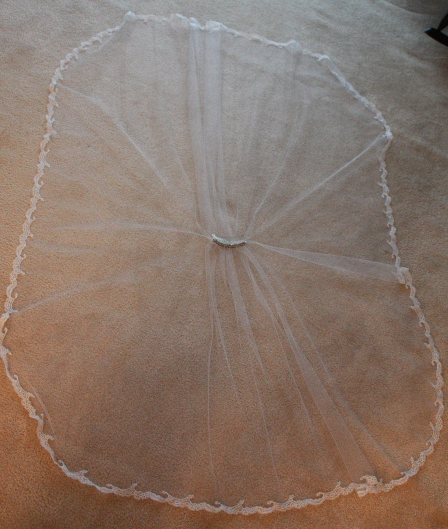 How To Make A DIY Wedding Veil | A Practical Wedding