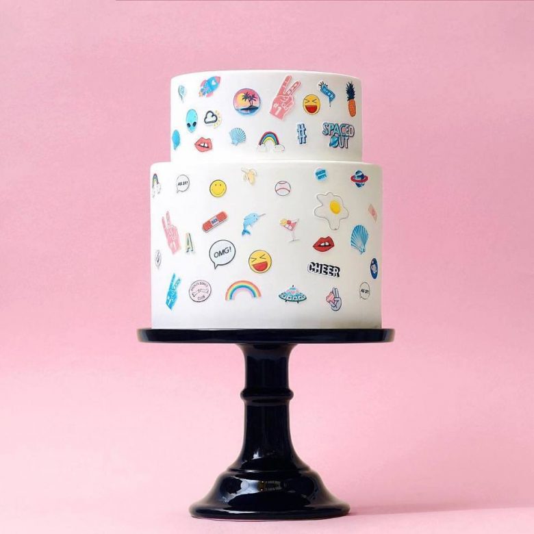 emoji wedding cake 