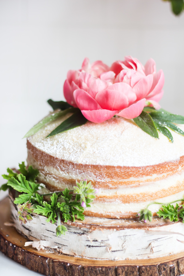 cake with peonies