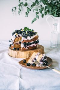 Hazelnut blackberry naked cake with mascarpone cream