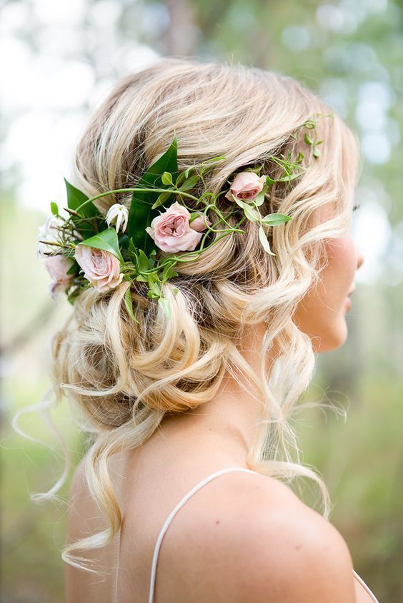 25 curly hairstyles for your wedding day