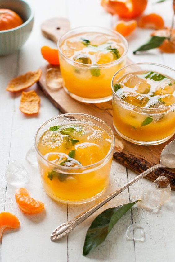 mandarin mint winter lemonade