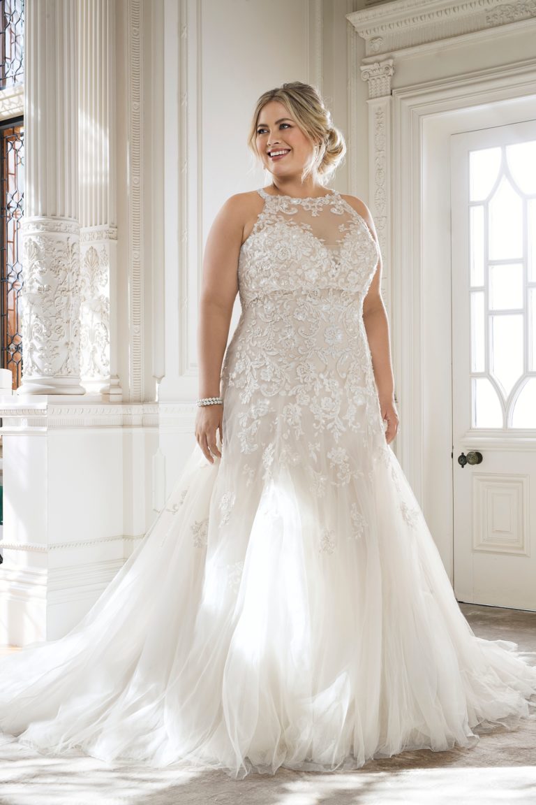13 Gorgeous Plus Size Wedding Dresses You Won't Want to Miss | A ...