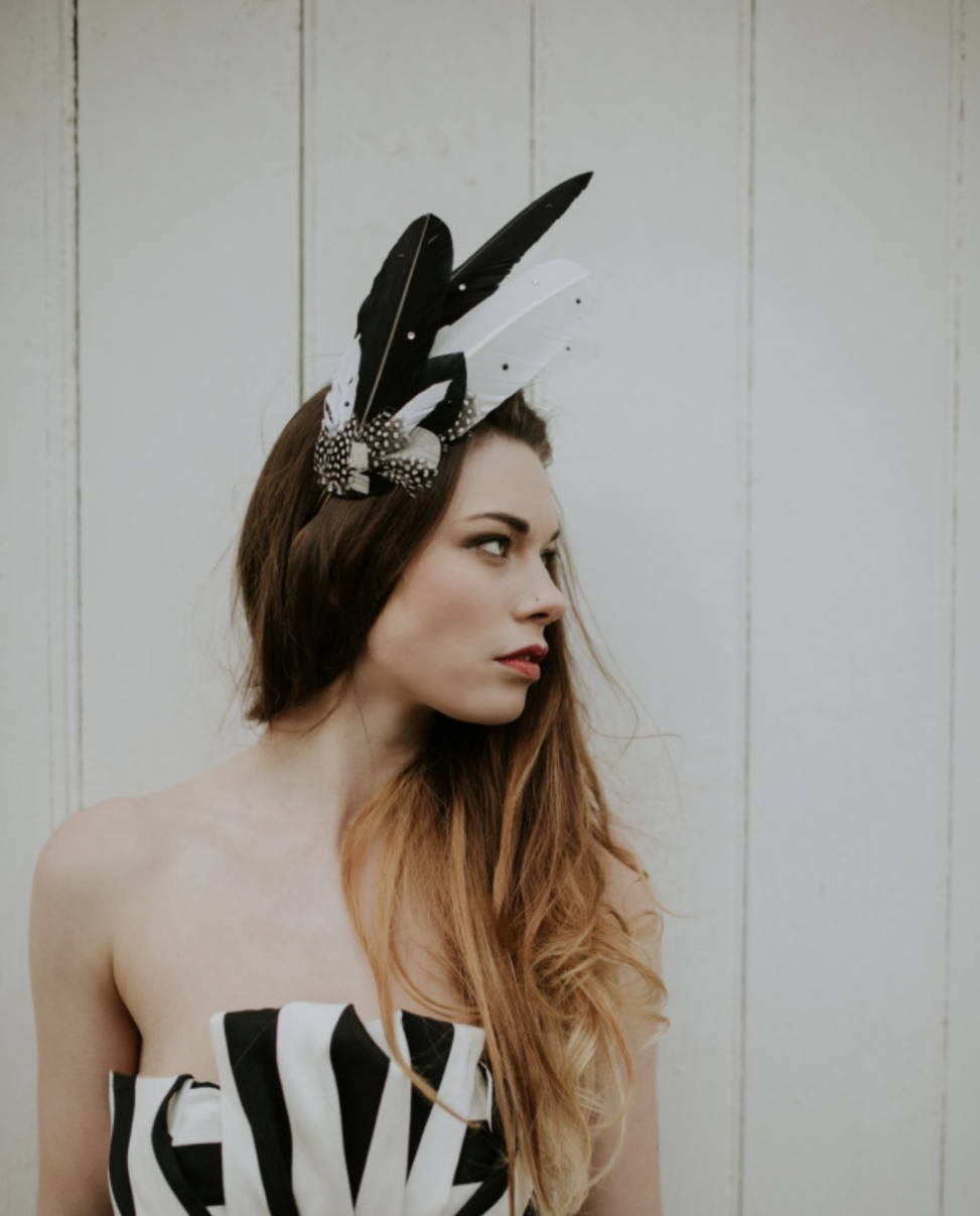 Aves black and white feather headdress