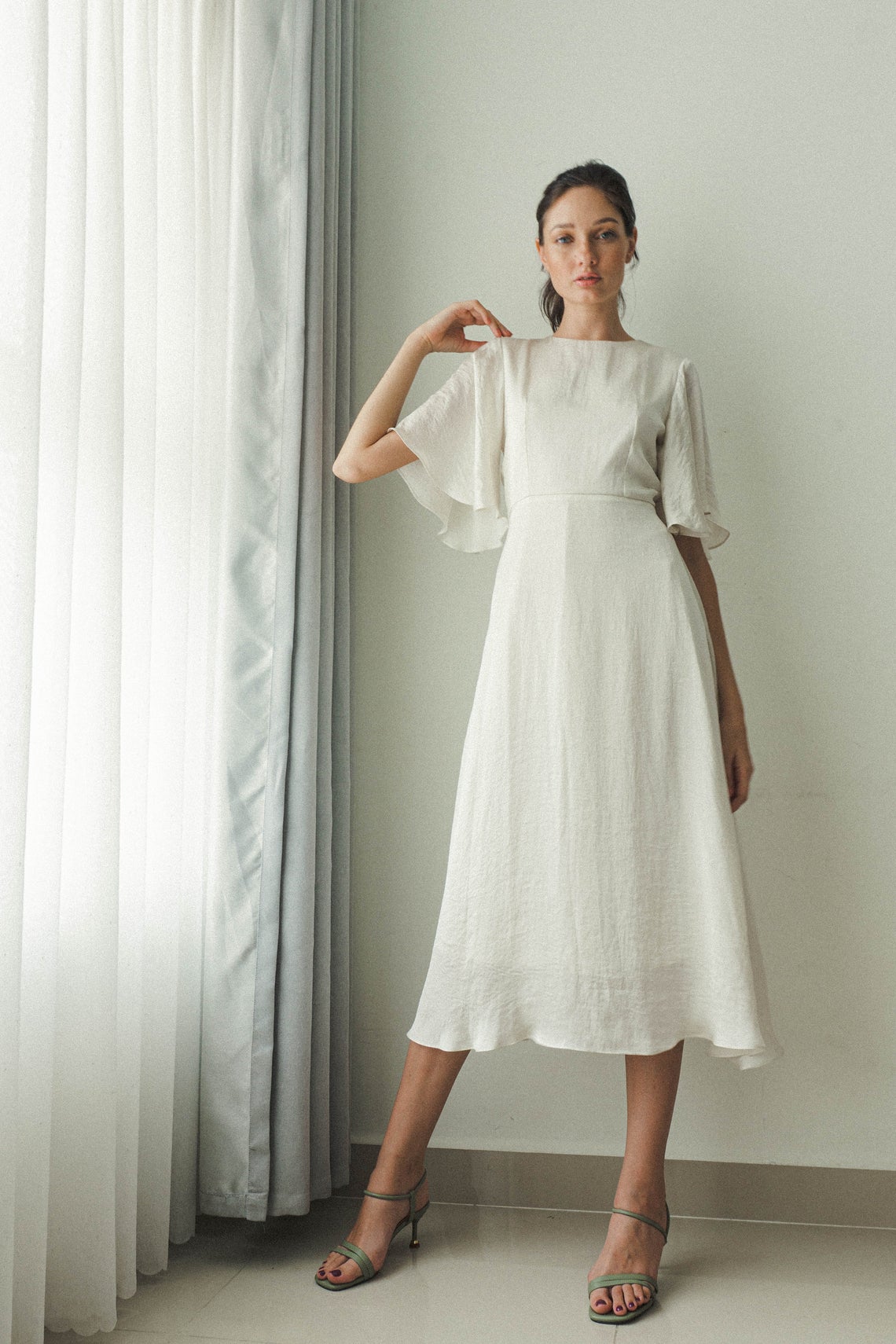 flutter sleeve courthouse wedding outfit