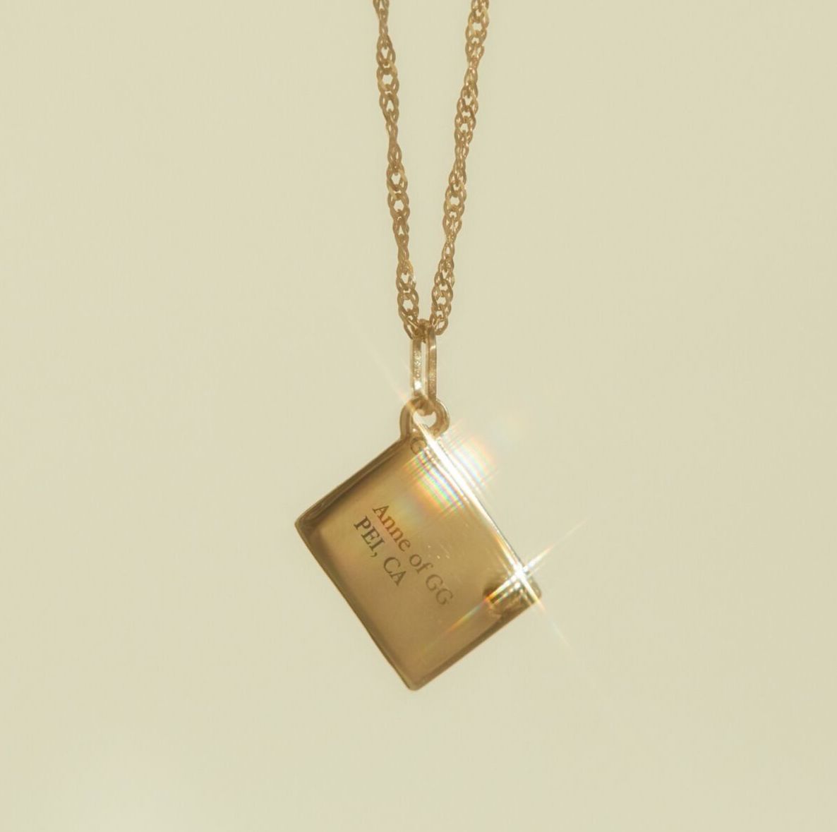 gold mail necklace